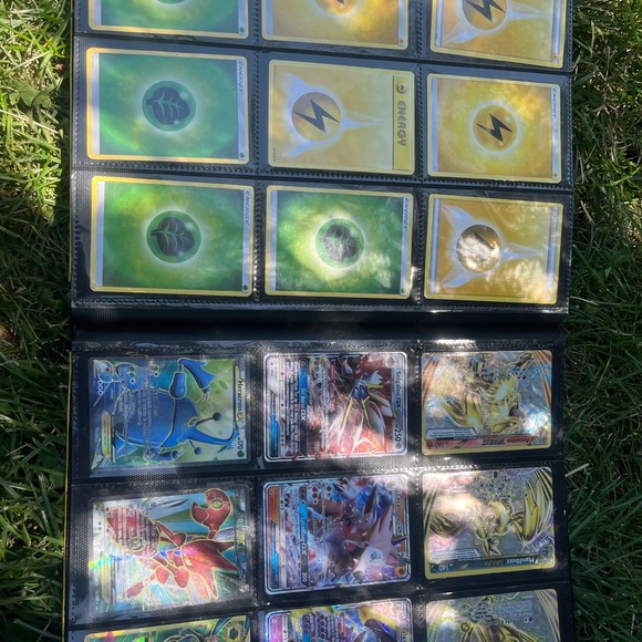 Pokémon card holding book and all cards in it - Picture 16 of 16